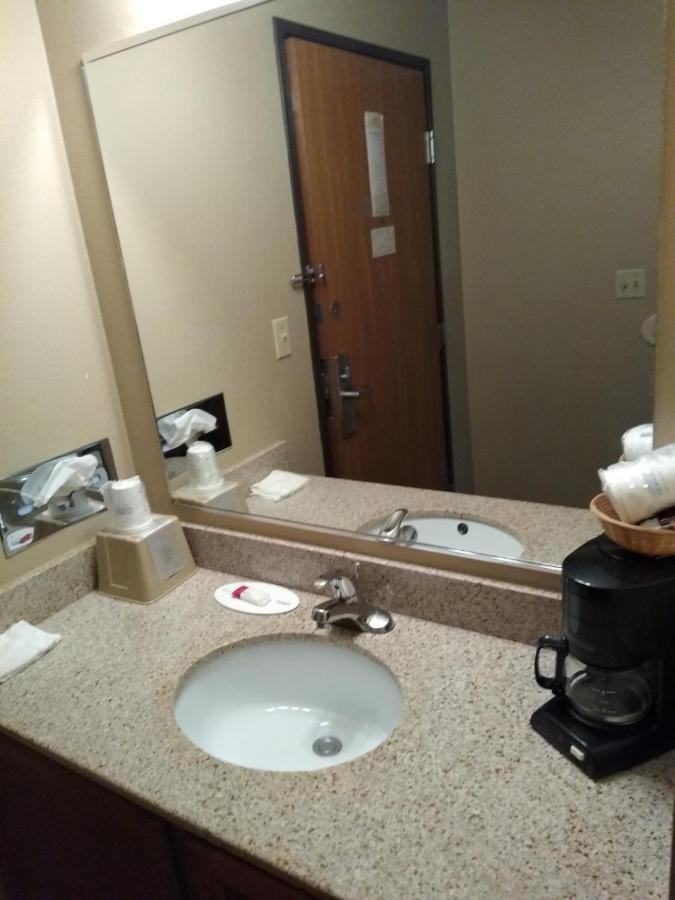 Super 8 By Wyndham Chariton Hotel Luaran gambar
