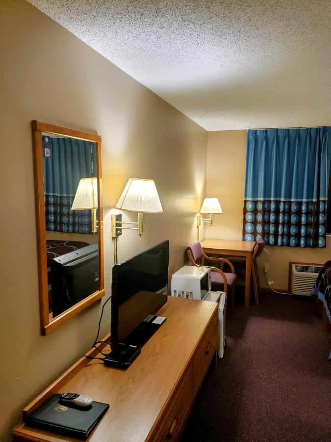 Super 8 By Wyndham Chariton Hotel Luaran gambar