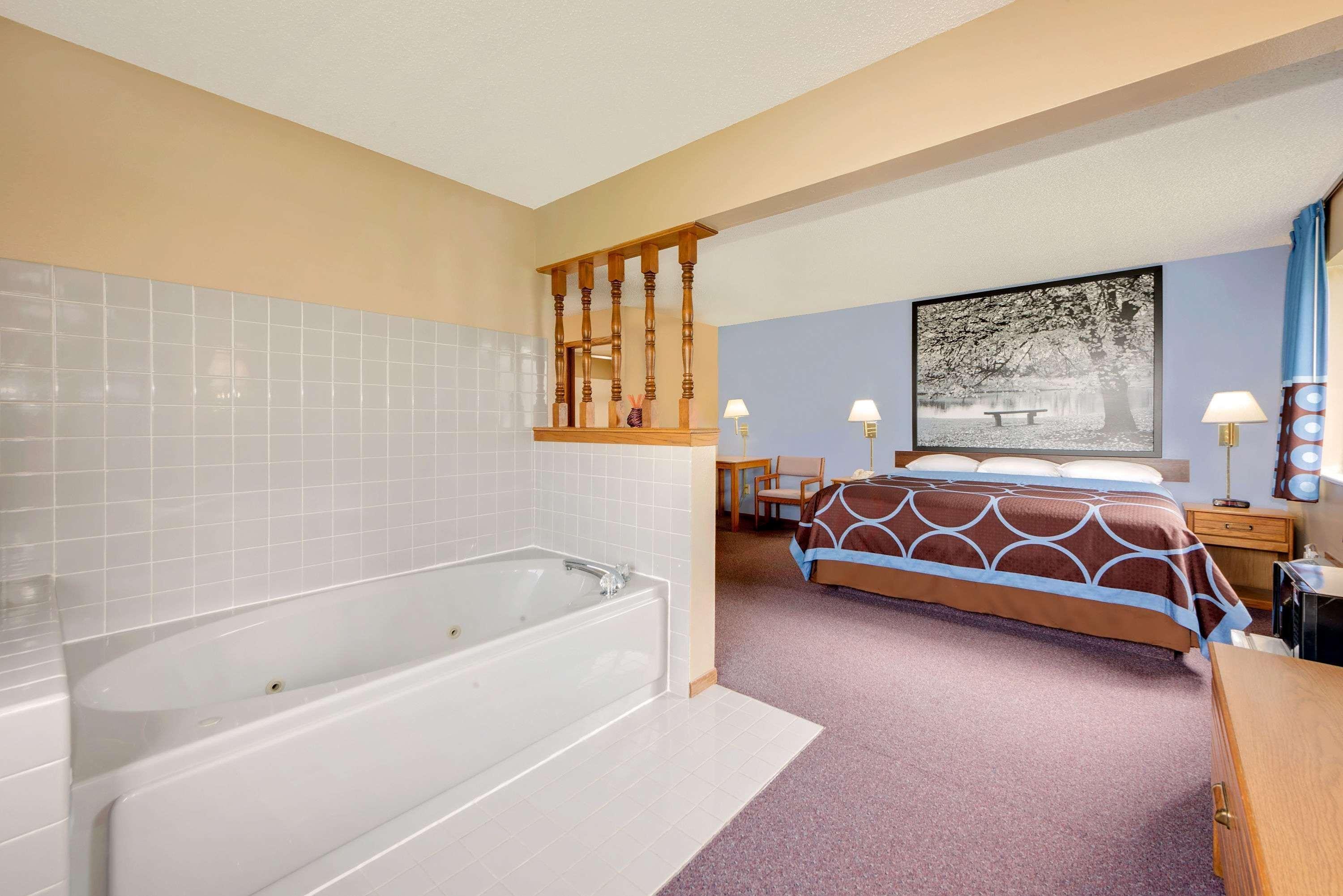 Super 8 By Wyndham Chariton Hotel Luaran gambar