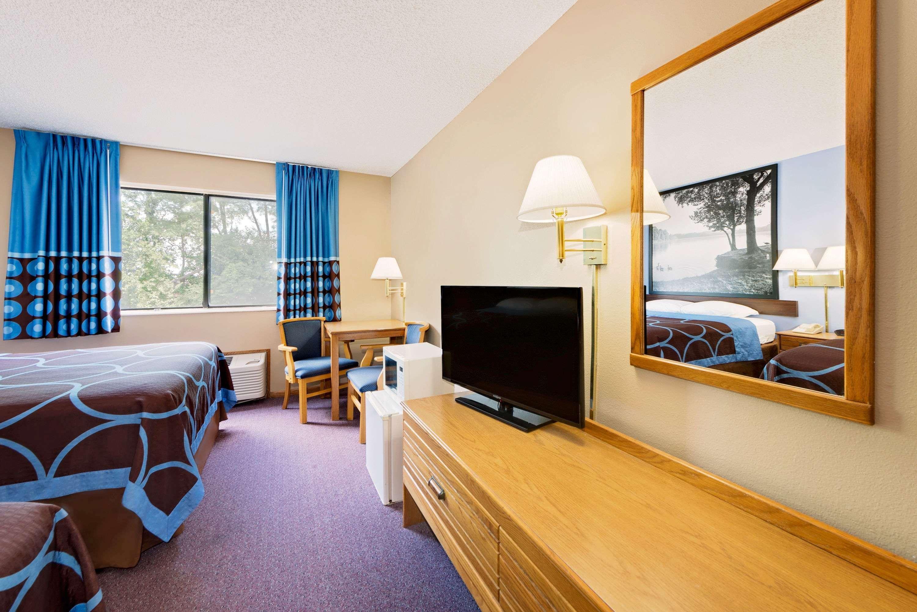 Super 8 By Wyndham Chariton Hotel Luaran gambar