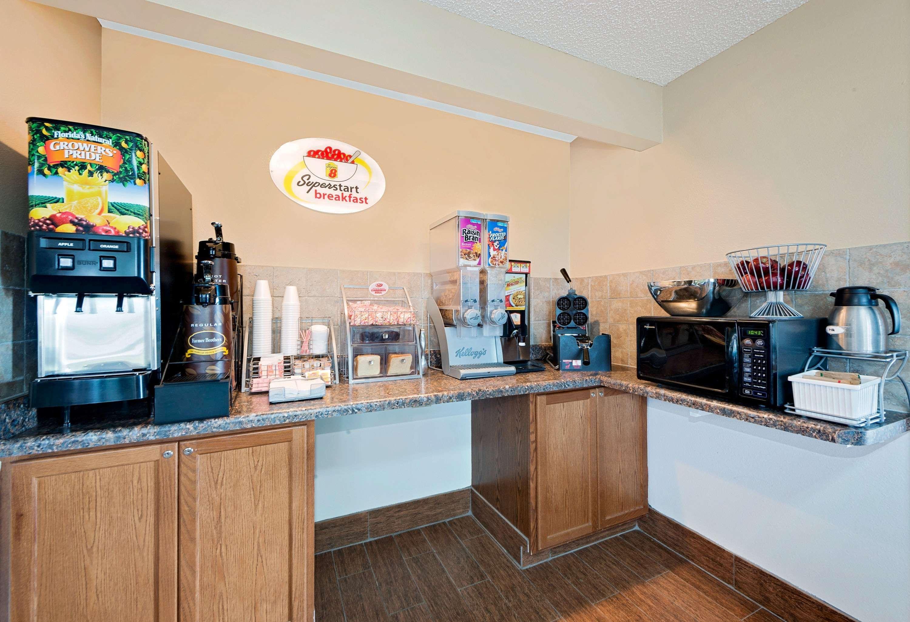 Super 8 By Wyndham Chariton Hotel Luaran gambar